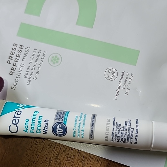 Zitsticka Soothing Mask & CeraVe Acne Foaming Wash - Picture 2 of 6